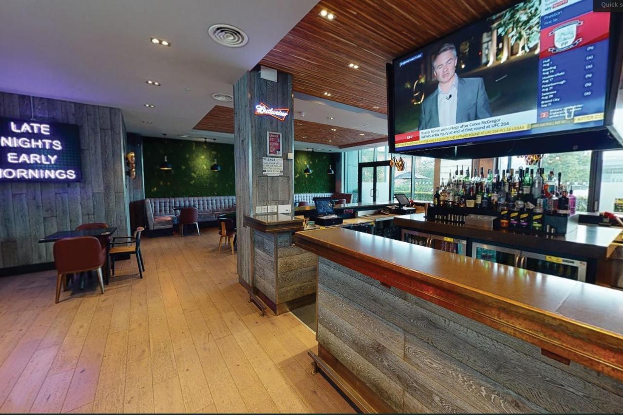 Village Hotel Solihull Exterior photo