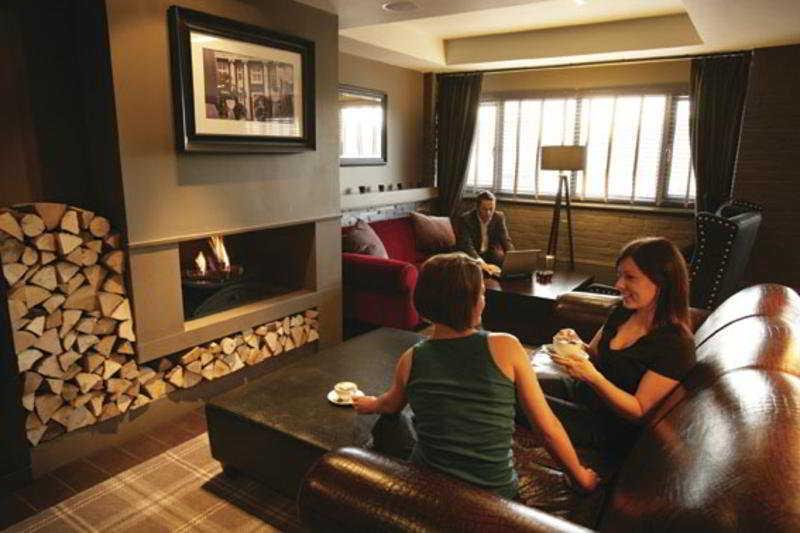 Village Hotel Solihull Exterior photo