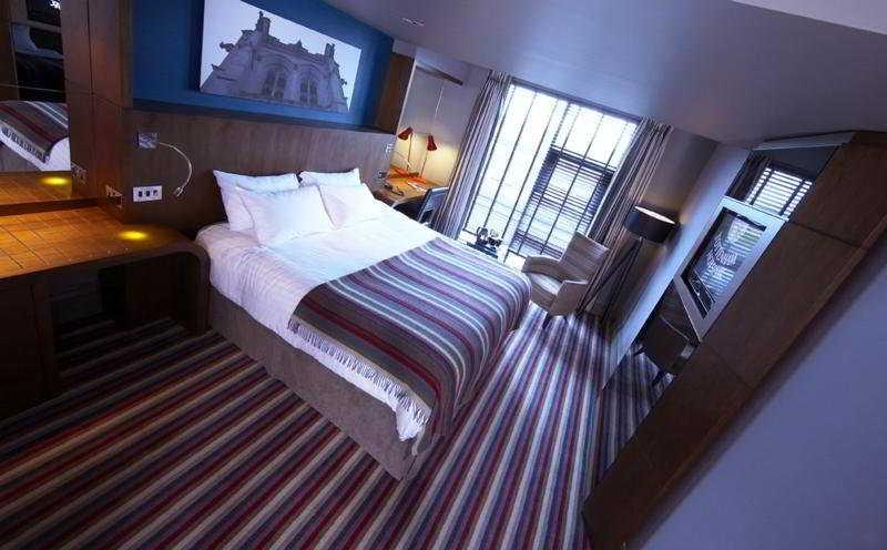 Village Hotel Solihull Room photo